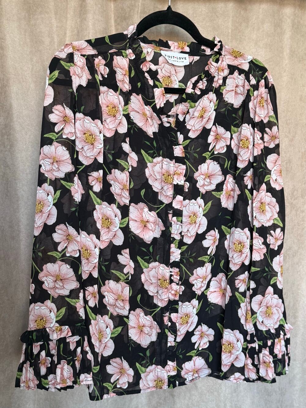 First Love by Lovelyn Gorgeous Floral Blouse S NWoT